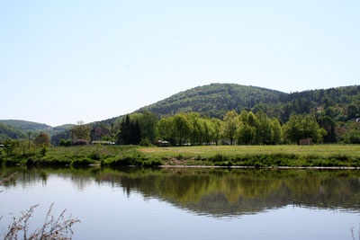 Pohled na vrchol Medníku od Pikovic